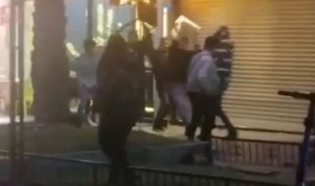 Kapalı Yol'da kafada sandalye kırmalı kavga !
