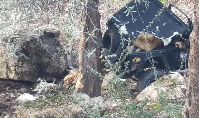 Kaza yaptığı cipten çıkarken üzerine kaya yuvarlanan sürücü öldü !