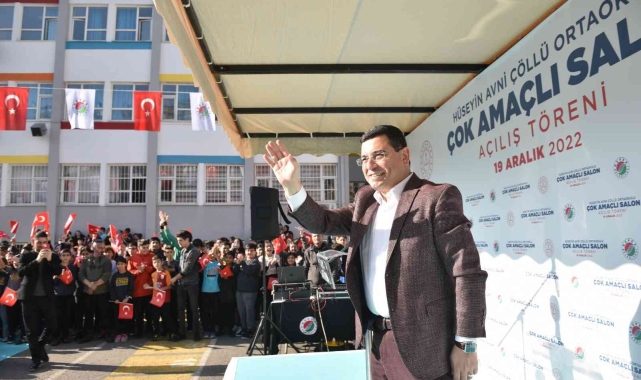Kepez'den Hüseyin Avni Çöllü Ortaokulu'na Çok Amaçlı Salon