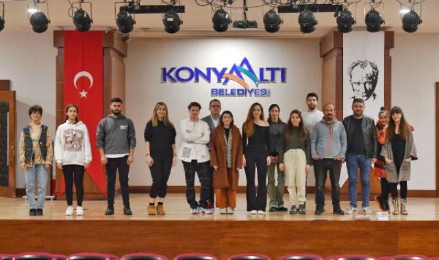Konyaaltı Tiyatro Akademisi'nde ilk ders
