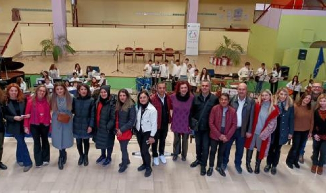 Scuola Primaria Manavgat Çağlayan in Italia – Istruzione