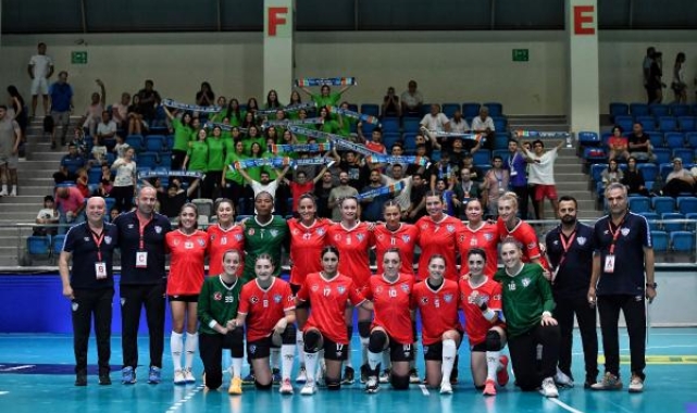 Mavi Kelebekler, Avrupa ve Süper Lig hazırlıklarını sürdürüyor