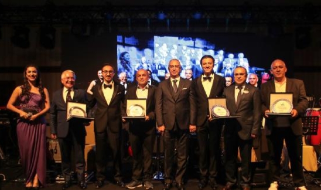 Mermer firması kuruluş yılını Gülben Ergen'le kutladı