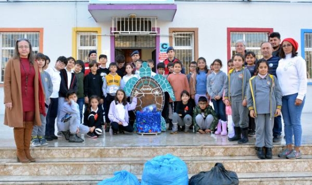 Miniklerden örnek hareket; Engelliler için 374 kilo kapak topladılar