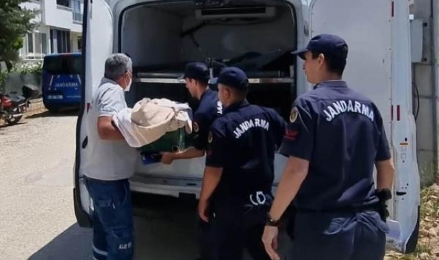 Öz kızını bıçaklayarak öldüren kadının eşi davacı oldu !