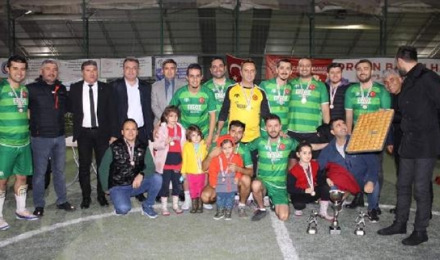 Sağlık çalışanları, 'Geleneksel Futbol Turnuvası'nda buluştu