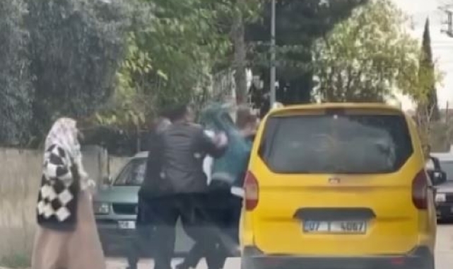 Ticari taksi şoförü tartıştığı şahıs tarafından yumruklandı