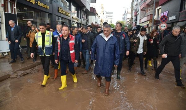 Vali Yazıcı ve Başkan Böcek felaket bölgesinde