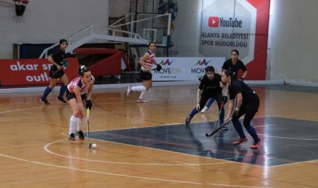 Alanya'da kadın hokeyi heyecanı