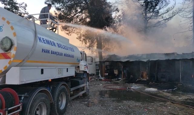 Alevler içinde kalan barakadaki 2 kişi canını zor kurtardı