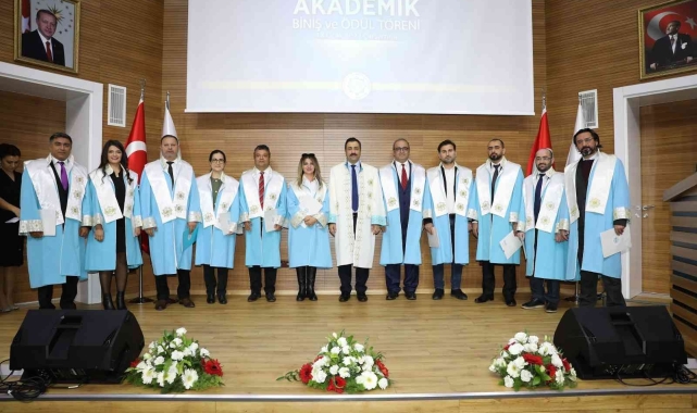 ALKÜ'de 44 akademisyen unvanlarını yükseltti