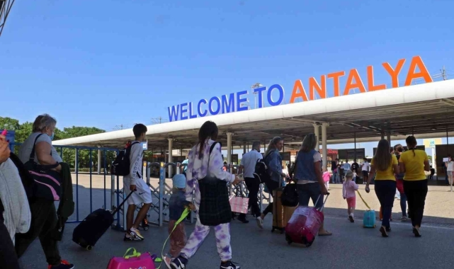 Antalya 2022'yi 13 milyonla uğurladı