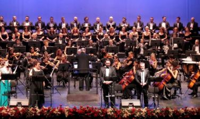 Antalya Operası, Neşet Ertaş'ın türkülerini seslendirdi