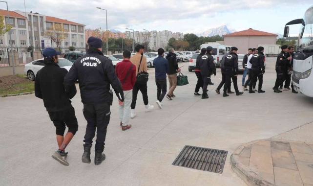 Antalya'da aranan 51 firari yakalandı
