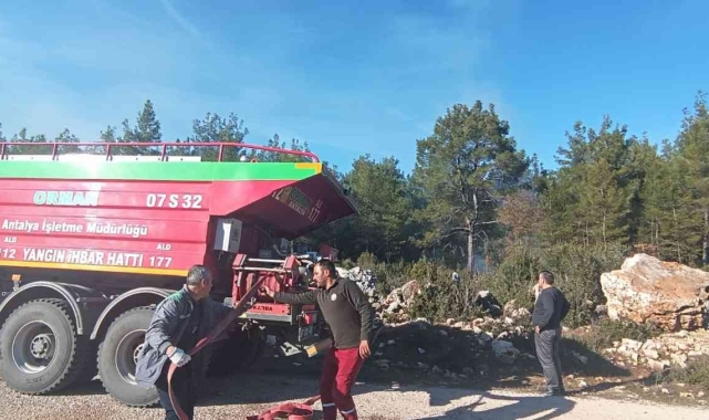 Antalya'da çıkan orman yangını büyümeden söndürüldü