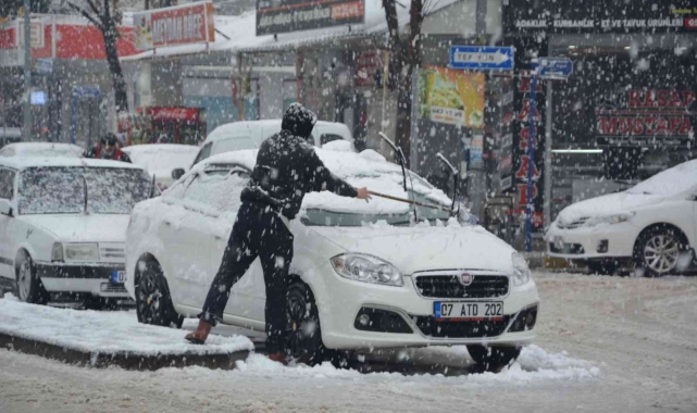 Antalya'nın Korkuteli ilçesi beyaz gelinliğini giydi
