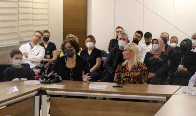 AÜ'de gözyaşları arasında nakil toplantısı 