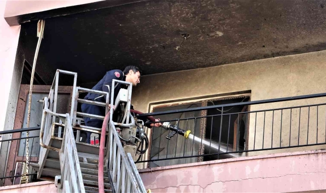 Patlama mahalleliyi sokağa döktü 