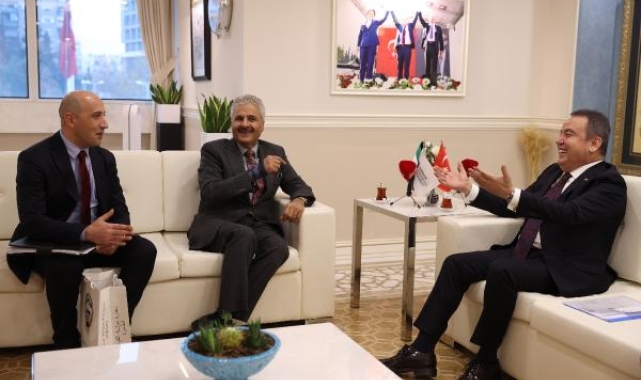 Başkan Böcek, Kuveyt Büyükelçisi Alenzi'yi misafir etti