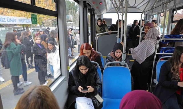 Çevre dostu elektrikli otobüsler ücretsiz olarak öğrencilerin hizmetinde