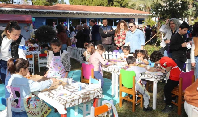 Çocuklar 14 bin oyuncaklı müzede doyasıya eğleniyor
