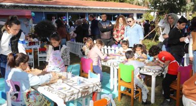 Çocuklar 14 bin oyuncaklı müzede doyasıya eğleniyor
