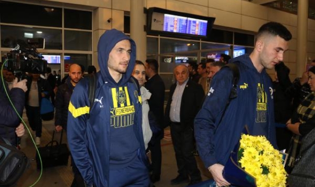 Fenerbahçe'ye Antalya'da coşkulu karşılama