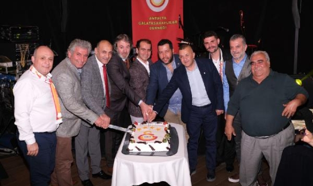 Galatasaraylılar yeni yıla coşkuyla girdi
