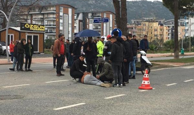 Gazipaşa'da 2 motosiklet çarpıştı: 4 yaralı