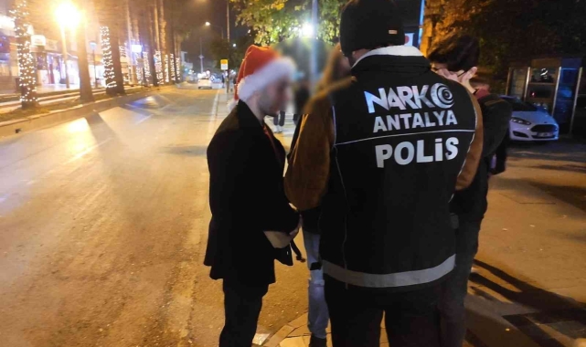 Mama kutusu içinde 5 kilogram uyuşturucu ele geçirildi