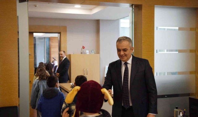 Minikler geri dönüşümü Başkan Esen'den dinledi
