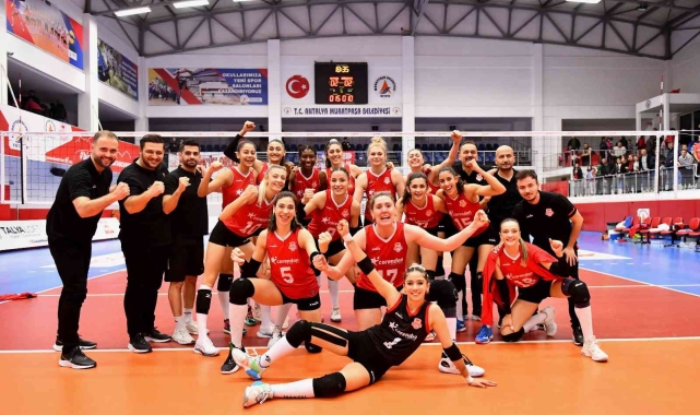 Muratpaşa'nın kızları evinde galip
