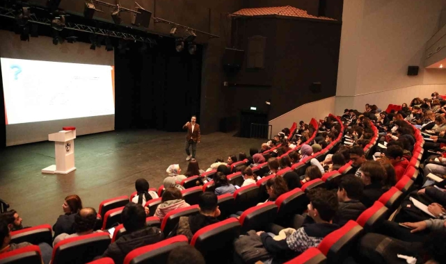 Öğrencilere taktiklerle paragraf eğitimi verildi