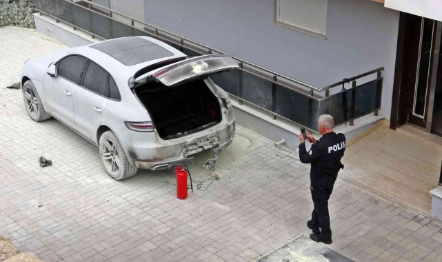 Rus kadının satışa çıkardığı milyonluk lüks otomobili kundaklandı