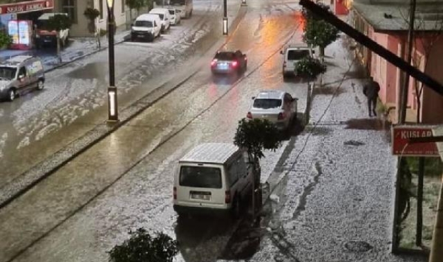 Serik'te dolu etkili oldu