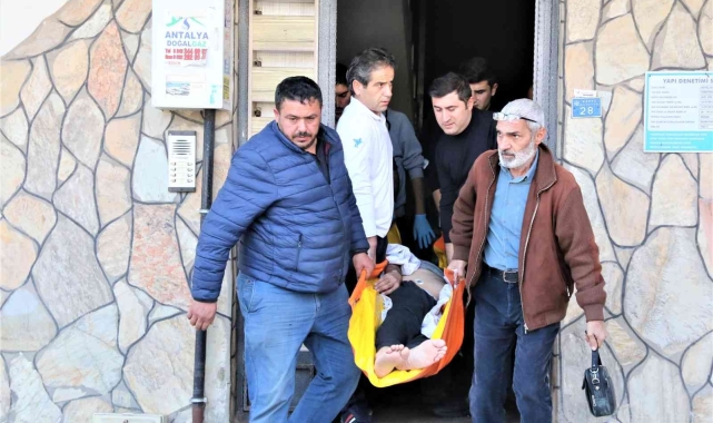 Tır şoförü, evinde yarı baygın halde bulundu