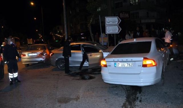 Trafikteki kovalamaca zincirleme kazayla bitti