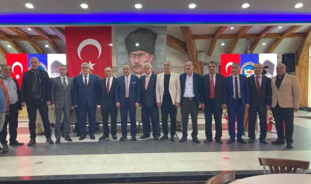 Üst üste 8'inci kez yeniden başkan seçildi