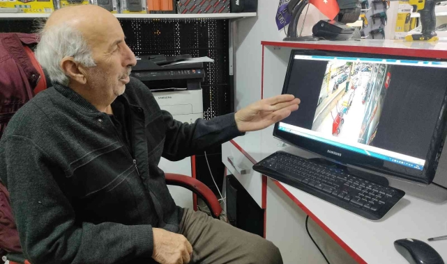 Üzerinde oturduğu elektrikli bisikleti kaşla göz arasında çaldı !