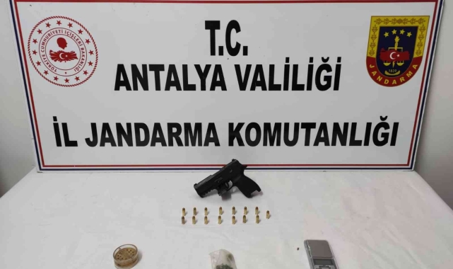 Villa kiralayıp uyuşturucu yetiştirmişler