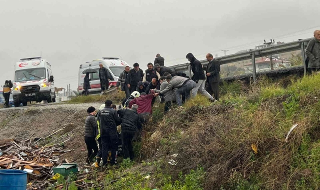 Yağış nedeniyle kayganlaşan yolda feci kaza: 1'i ağır 5 kişi yaralı