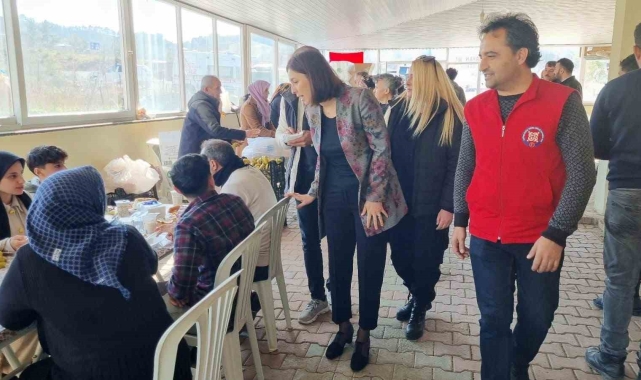 Afetzedeleri yalnız bırakmadılar