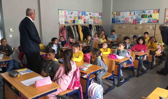 Aksu'da 289 depremzede öğrenci okula başladı