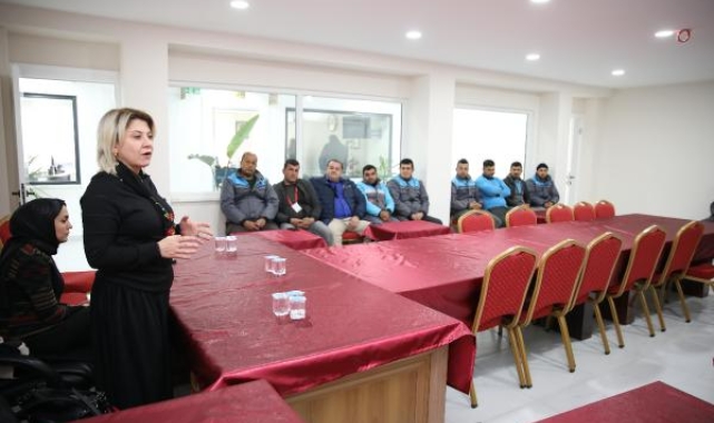 Alanya Belediyesi personeline kadına karşı şiddetle mücadele eğitimi