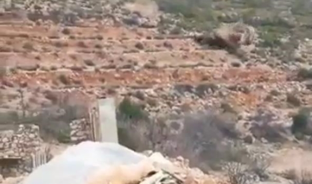 Alanya'da dağdan gelen kayalar faciaya enden oluyordu !