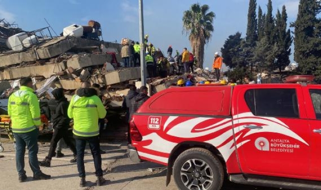 Antalya Büyükşehir İtfaiyesi 53 kişiyi enkazdan çıkardı !