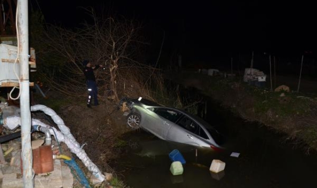 Antalya Serik'te otomobil dereye uçtu !