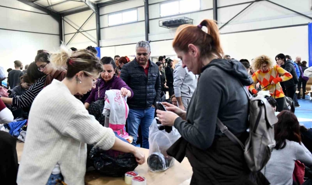 Antalya'da deprem bölgesi için gönüllüler de seferber oldu