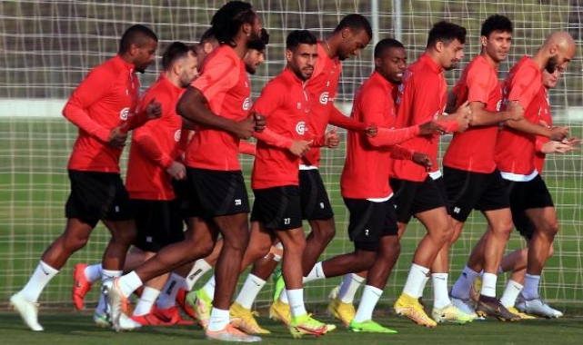 Antalyaspor'da Beşiktaş'a karşı 18 futbolcu yok !
