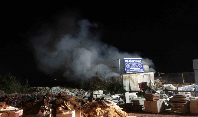 Babasını kaybettiği gün, atölyesi de küle döndü !